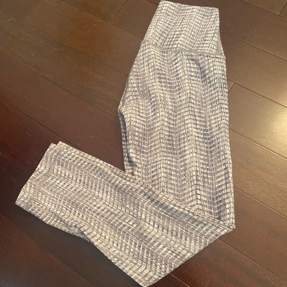 Lululemon snake skin capris